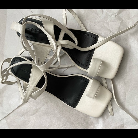 White tie sandals - Picture 2 of 4